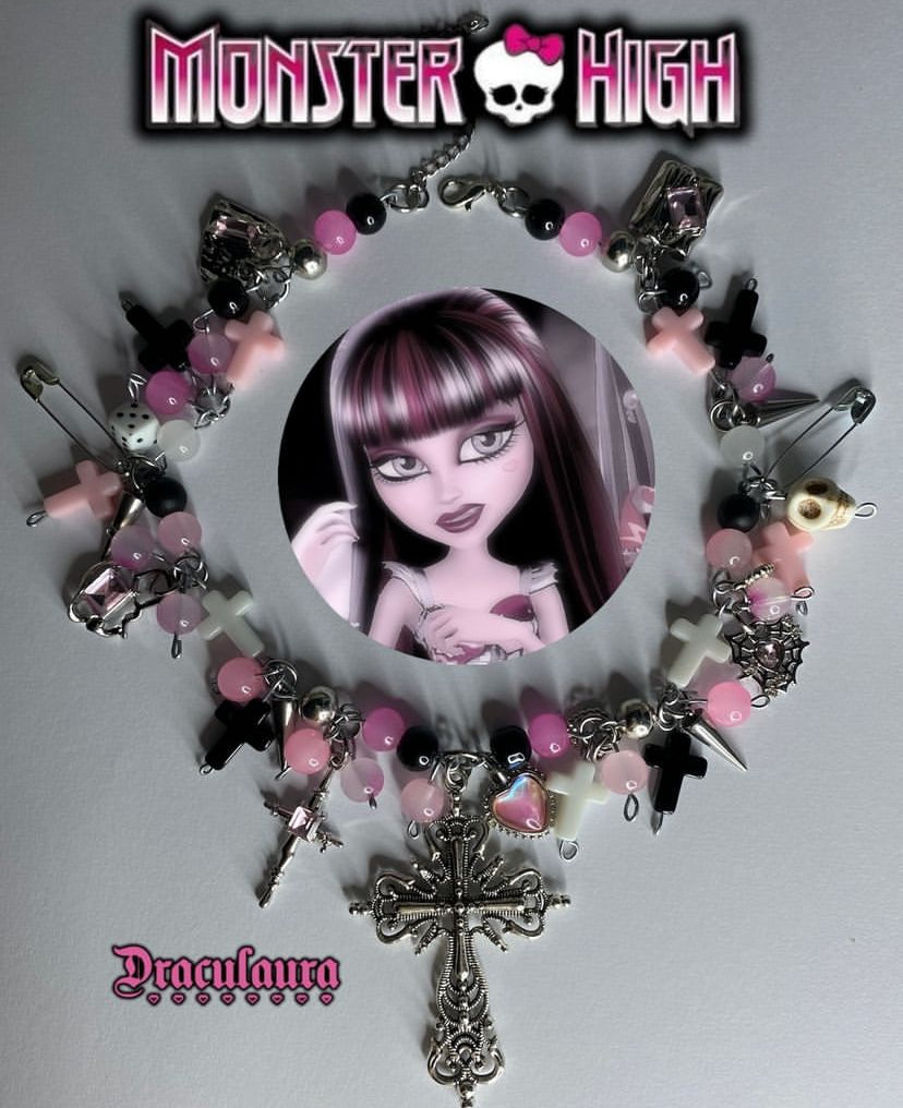 Draculaura‘s Closet